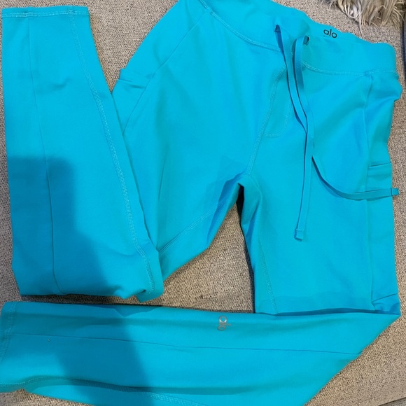 ALO Yoga Other - Alo cargo legging brand new never worn! Size small, bag included!